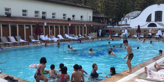 Ara tatilde termal tesislere ziyaret�i ak�n�