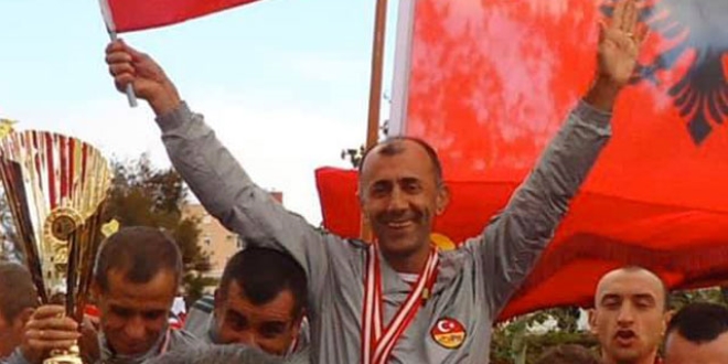 Ağaçtan düşen milli takım antrenörü kurtarılamadı
