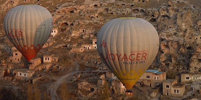 Kayseri'de sıcak hava balonları gökyüzüyle buluştu
