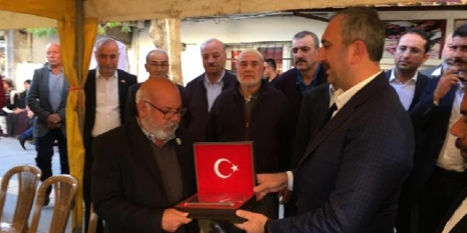 Adalet Bakanı Gül, taziye ziyaretlerinde bulundu