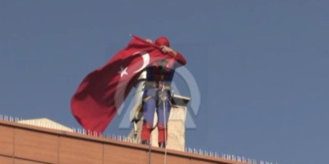 Eskişehirli 'Örümcek Adam'dan Mehmetçiğe selam