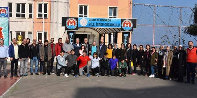 Öğretmenlerden 'Öğretmenler Günü' için eğlenceli klip