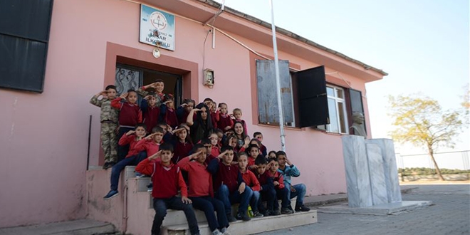 Sınır hattının fedakar öğretmenleri