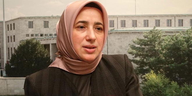 'Cumhuriyet kadını üzerinden kadına yönelik şiddet var'