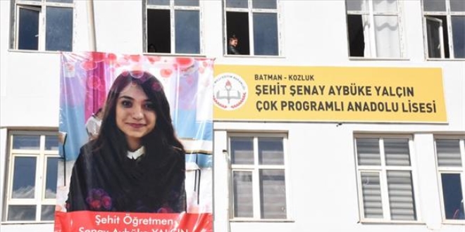 Şehit öğretmenin görev yaptığı okulda 24 Kasım hüznü
