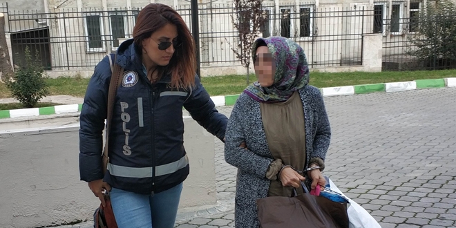FETÖ'den teslim olan kadına elektronik kelepçe