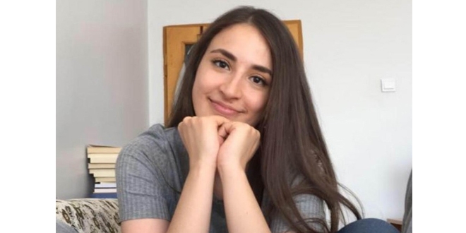Öğretmen, caddenin karşısına geçerken canından oldu