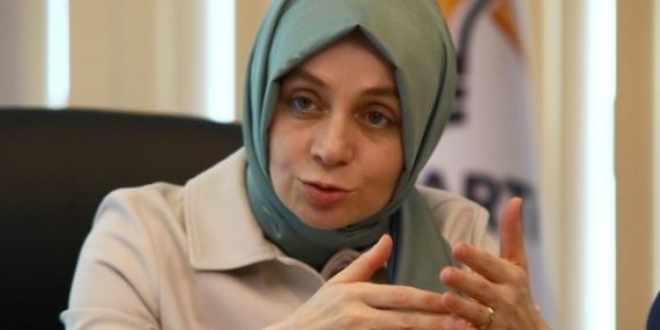 'CHP'li Özkoç, bütün kadınlardan özür dilemeli'