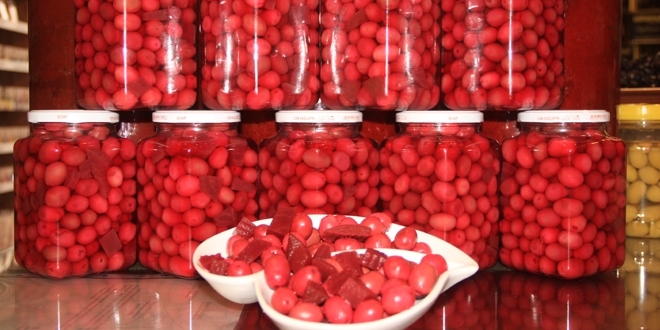 Siyah zeytin, yeşil zeytinden sonra bu da kırmızı zeytin