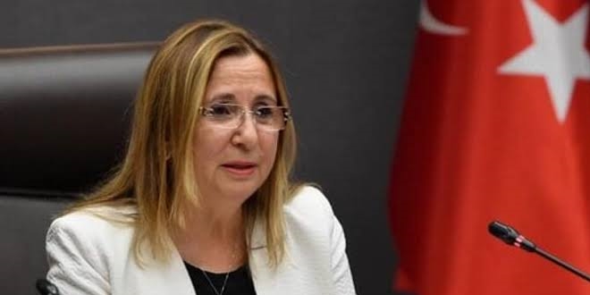 Bakan Pekcan'dan Süper Lig'in ilk kadın başkanına tebrik