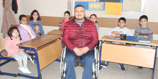 Öğretmenlik aşkı engel tanımadı