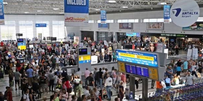 Antalya, tarihinde ilk kez 15 milyon turisti gördü