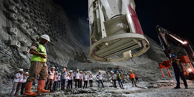 Trkiye'nin en yksek baraj, 750 bin nfuslu kenti aydnlatacak