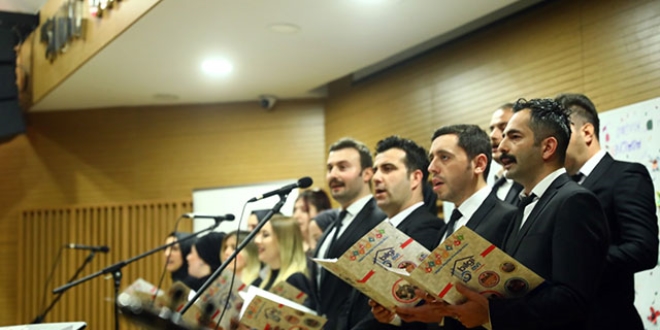 Öğretmenler, meslektaşları için konser verdi