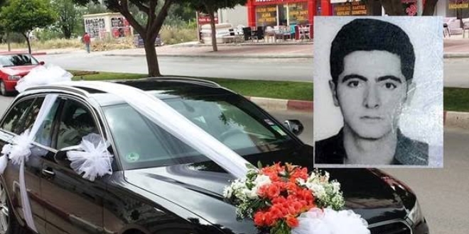 Mersin'de gelin arabas�n� durdurup damad� b��aklad�lar