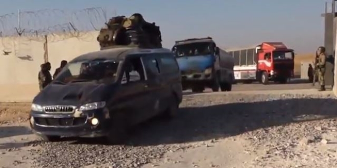 Suriyeliler �lkelerine d�nmenin mutlulu�unu ya��yor