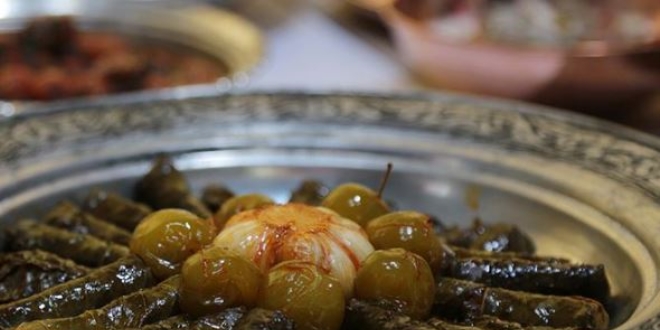 Turistler 9 ayda 5,1 milyar dolarl�k yemek yedi