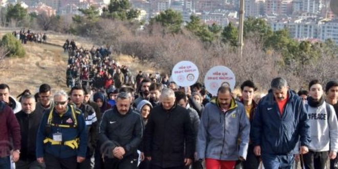 Ankara Gençlik ve Spor İl Müdürlüğünden farkındalık yürüyüşü