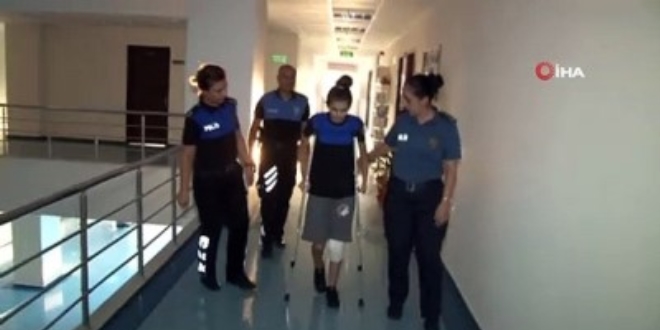 Eylül'ü kadın polis müdürü hayata bağladı