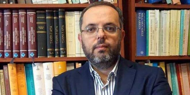 'Eğitim başta olmak üzere tüm kurumlara liyakati getirmeliyiz'