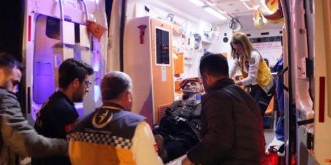 Kazada yaralanan sürücüye ilk müdahale başhekimden