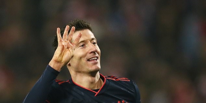 Lewandowski tarihe geçti! 15 dakikada 4 gol...