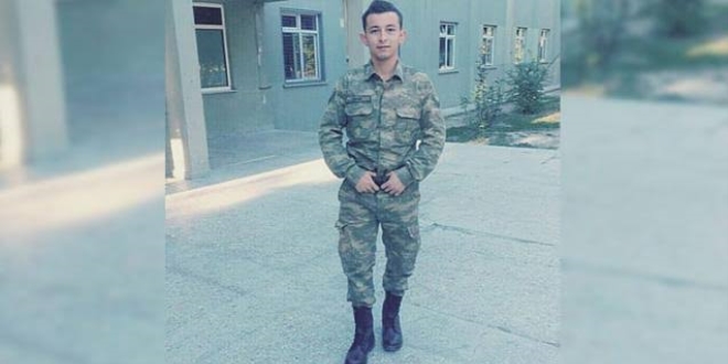 Bakan Akar'dan şehit asker için başsağlığı mesajı