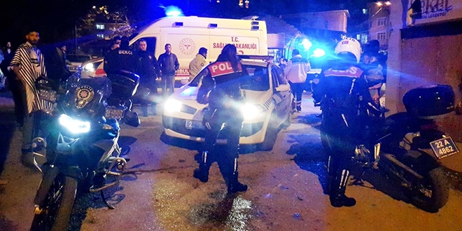 Yunus ekipleri kaza yapt: 2 polis yaral