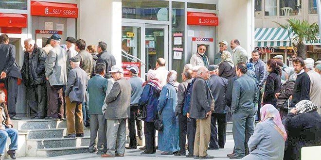 Kamu bankalarına vergi kuyruğu geliyor