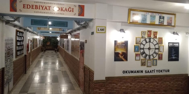 Öğretmenin 'Edebiyat Sokağı' hayali gerçek oldu