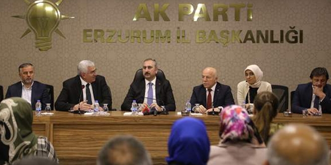'Kendi sorunlarını ülkenin sorunu haline getiren partinin alternatif olma imkanı yok'