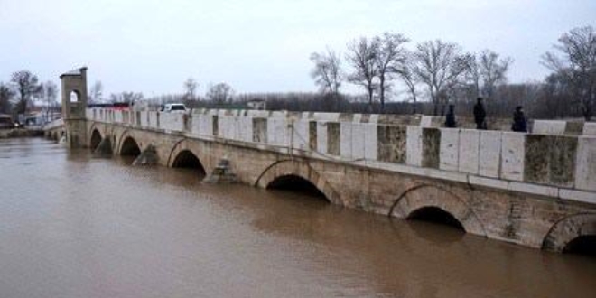 Ya���lar Meri� ve Tunca nehirlerindeki su seviyesini art�rd�