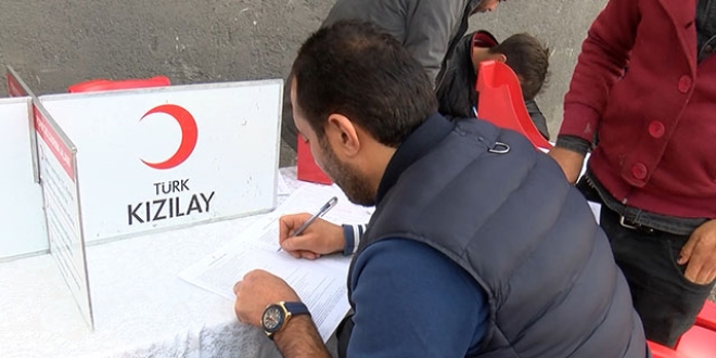 Ankara'da atık toplayıcılarından Kızılay'a kan bağışı