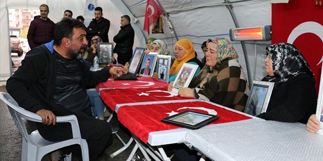 Sanatlardan Diyarbakr annelerine destek