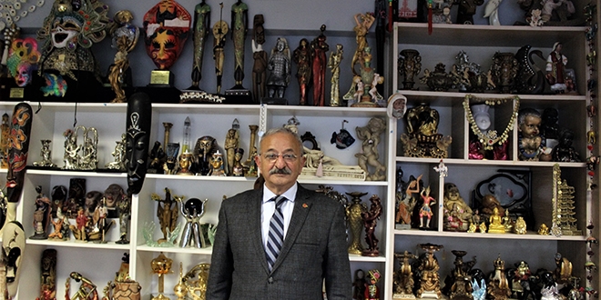 Dünyadaki bütün kültürleri makamında topladı