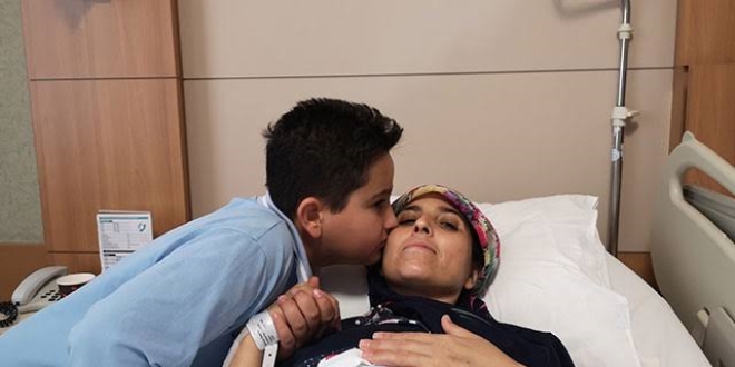 Oğlu için 7 saatlik ameliyatı göze aldı