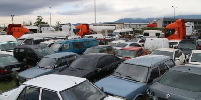 Yediemin otopark�na �ekilen ara�lar ��r�meye terk edildi