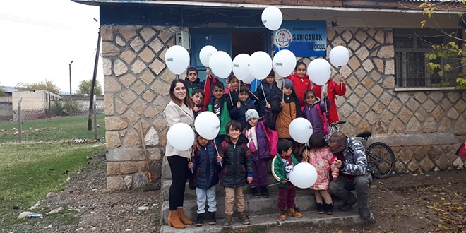 Sibel öğretmen, köy okulu öğrencilerinin umudu oldu