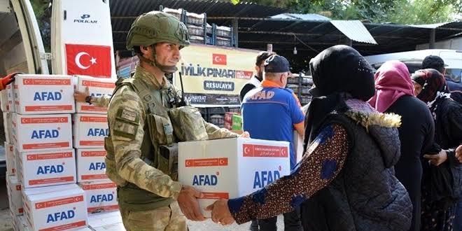 TSK'den Tel Abyad'daki sivillere gıda ve sağlık yardımı