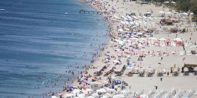 Turizm kenti Antalya yln son ayna rekorla girdi
