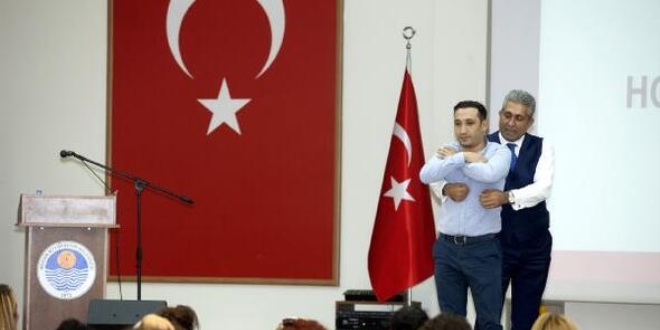 Mersin Büyükşehir personeline ilk yardım eğitimi