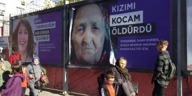 Küçükçekmece sokaklarına asılan afişlere tepki