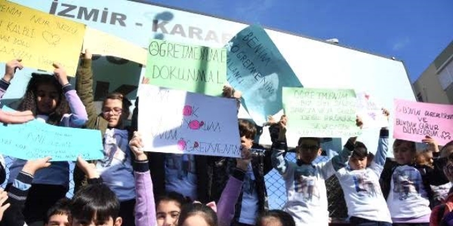 Veli ve öğrencilerden, o öğretmene destek