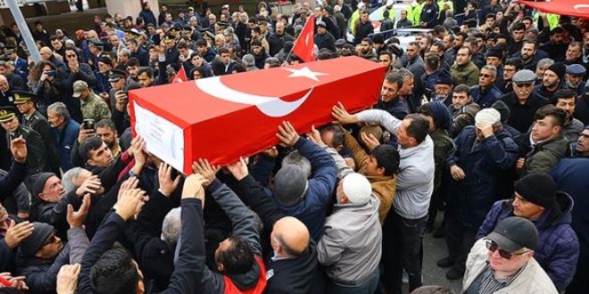 Şehit uzman çavuş Özmen son yolculuğuna uğurlandı