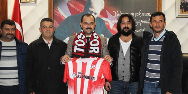 Belediye başkanı, amatör ligde futbol oynayacak