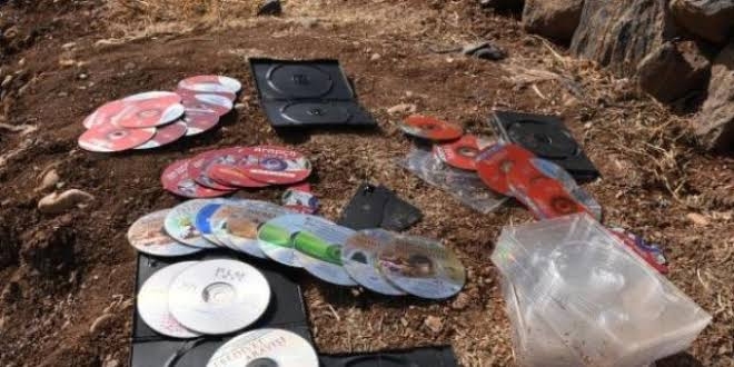 Kocaeli'de FETÖ elebaşına ait kitap ve CD'ler bulundu