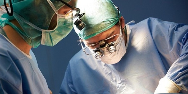 Akdeniz niversitesi Organ Nakli Gnleri'nde canl yaynla ameliyat