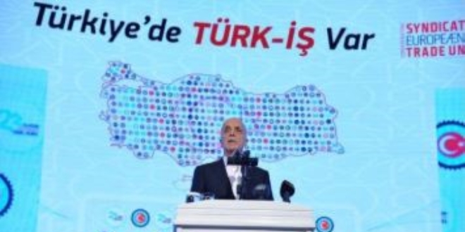 Bakan Selçuk'tan Türk-İş Başkanı Atalay'a tebrik