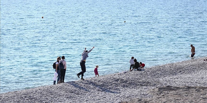 Antalya'da aralıkta deniz keyfi