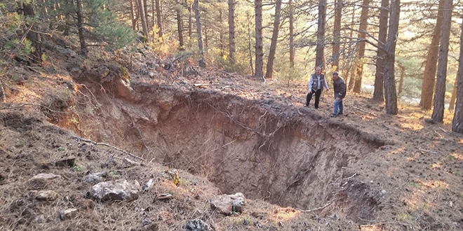 Spil Dağı'nda oluşan obrukla ilgili rapor çıktı